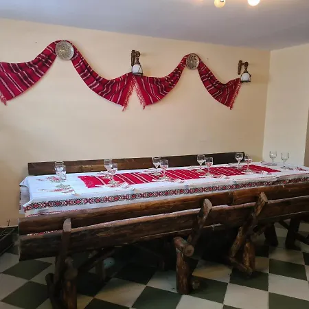 بيت للعطل Tudor's Valea Doftanei *